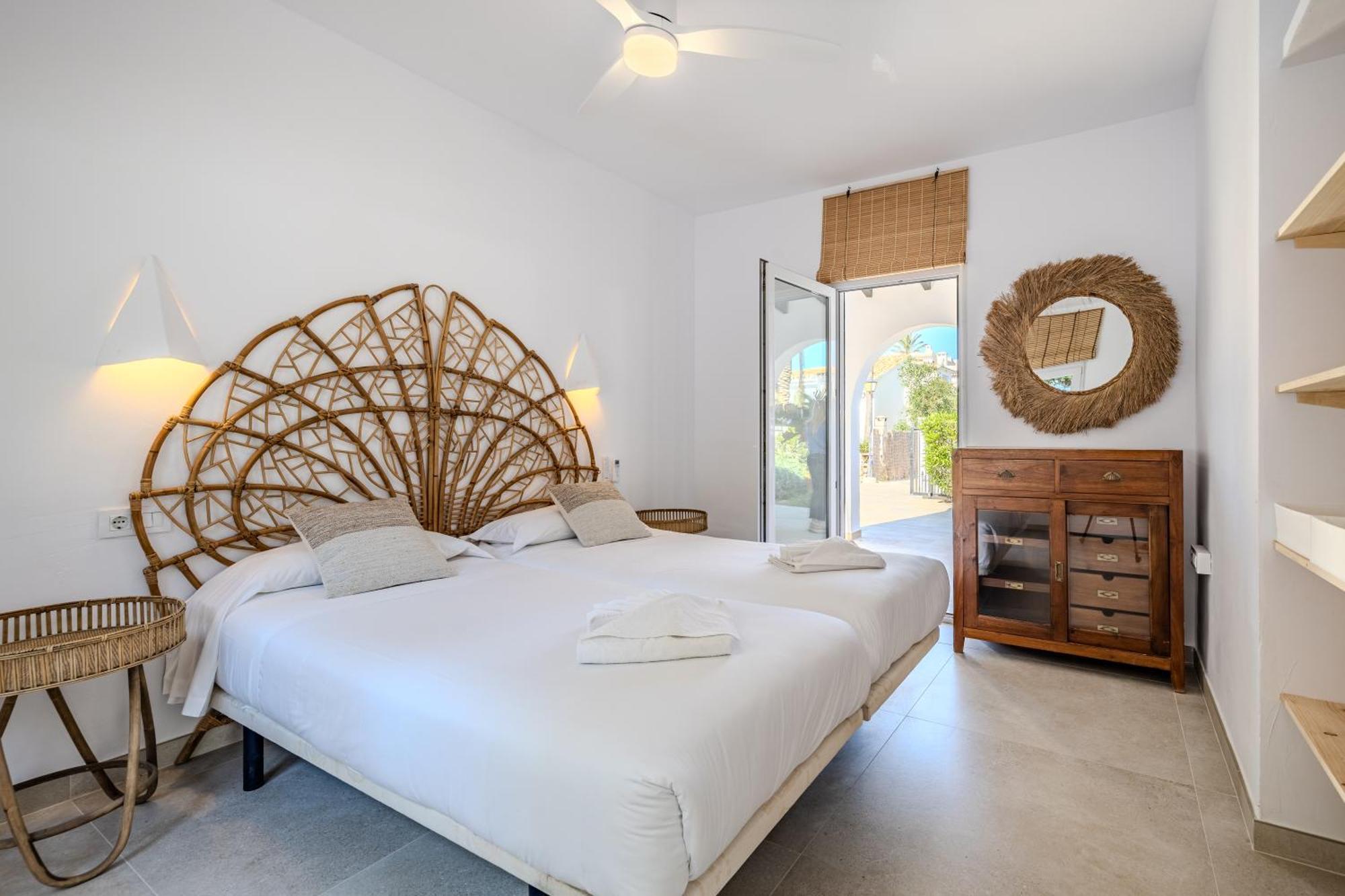 Urbanizacion El Oasis, 20 En 1ª Linea Playa Villa Dénia
