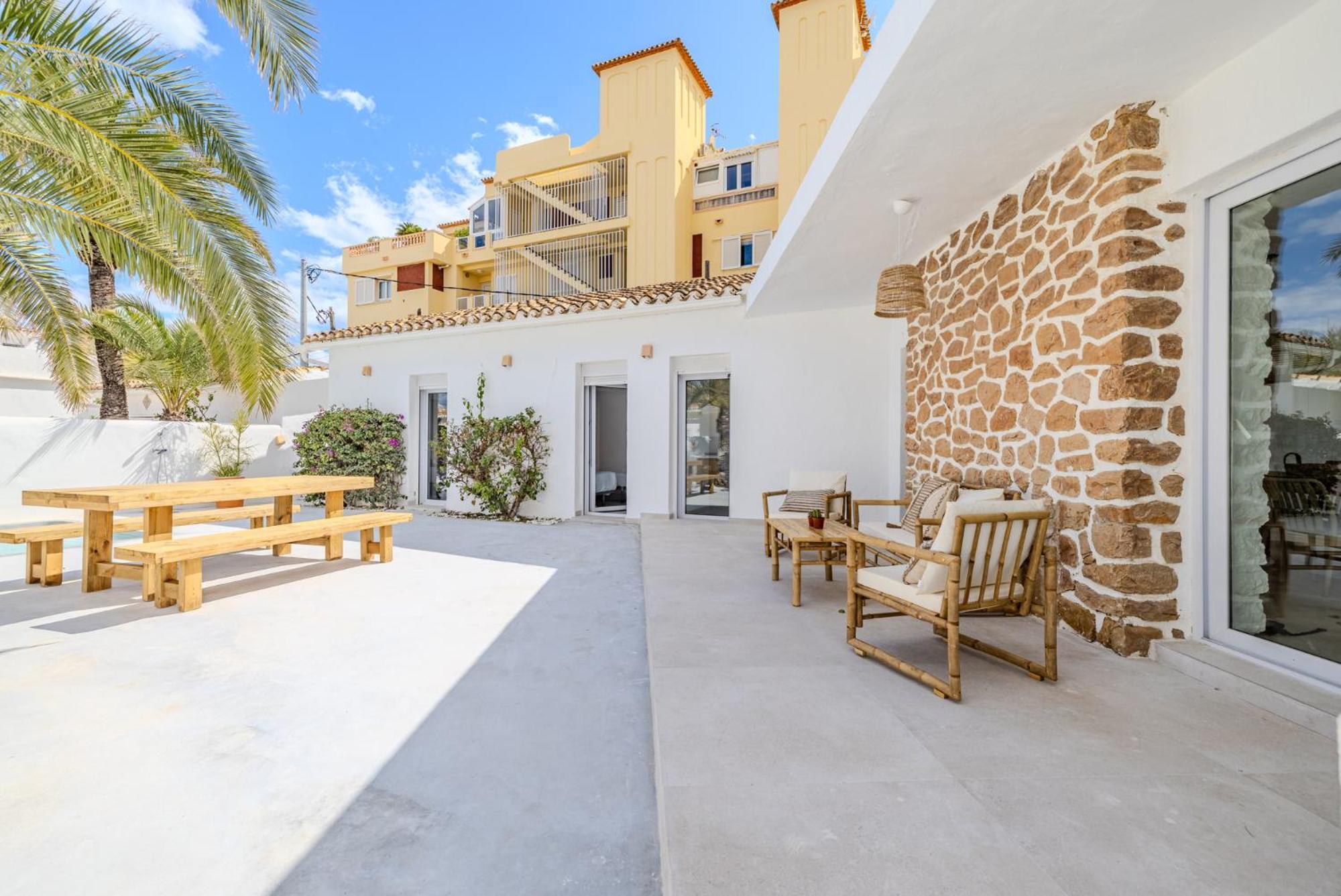 Villa Urbanizacion El Oasis, 20 En 1ª Linea Playa
